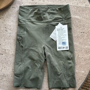Lululemon Fast and Free 8” shorts Bay Leaf size 4